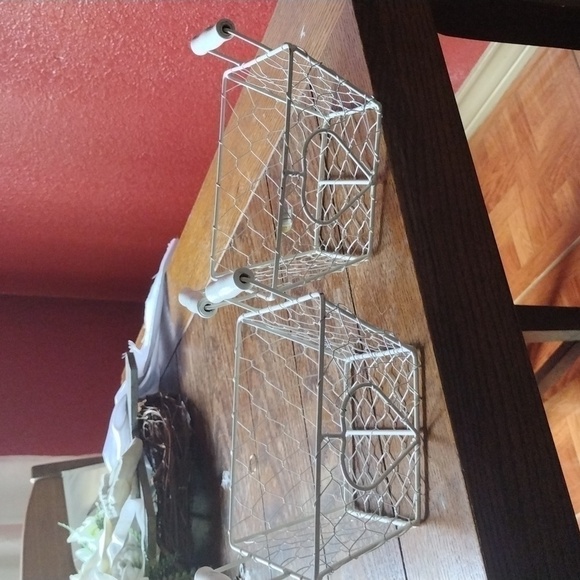 4@30.00 or 22.00 Home Decor/Wire Baskets - Picture 4 of 16